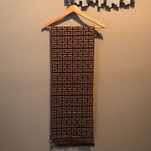 NWT! Authentic Givenchy Logo Monogram Wool Scarf